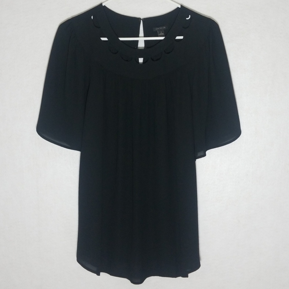 Ann Taylor Medium Black Top